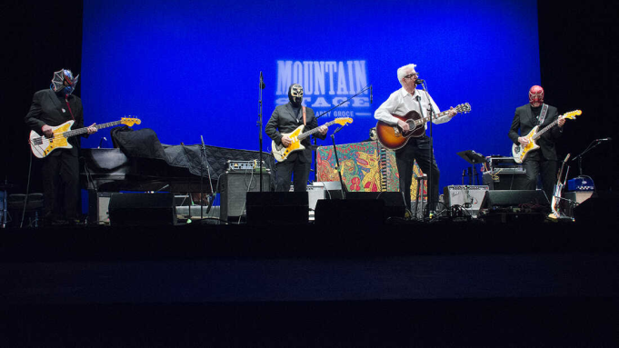 Nick Lowe & Los Straitjackets